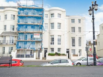 1 bedroom ground floor flat for sale in Marine Parade, Worthing, BN11