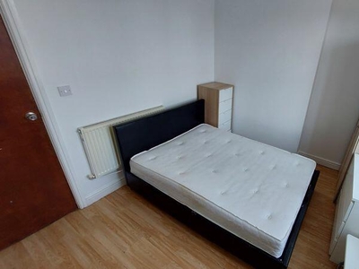 1 bedroom house of multiple occupation for rent in Broomhill Road, Hucknall, Nottingham, NG15