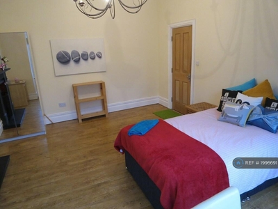 1 bedroom house share for rent in Henry Road, West Bridgford, Nottingham, NG2