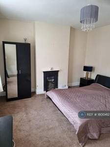 1 Bedroom House Share For Rent In Redditch