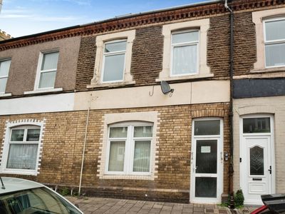 1 bedroom house share for rent in Splott Road, Roath, CF24