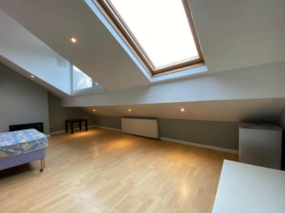 1 bedroom house share for rent in Woodside Avenue (room 4), Burley, Leeds, LS4