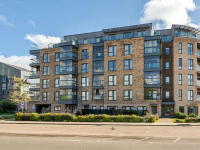 1 Bedroom Penthouse For Sale In London
