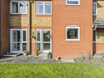 1 bedroom reteirment property to rent Esher, KT10 0AF