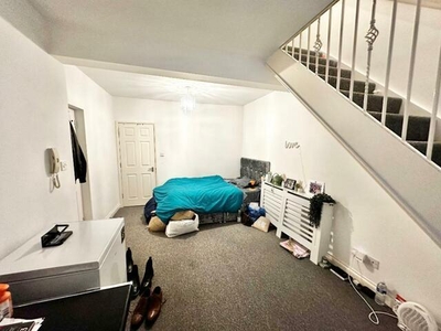 1 Bedroom Shared Living/roommate Luton Bedfordshire