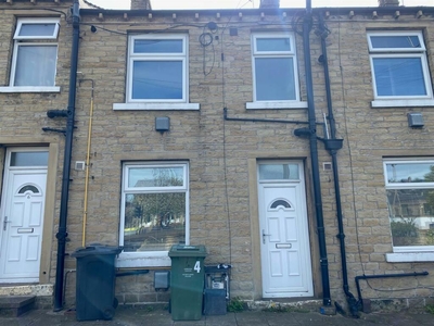 1 bedroom terraced house for rent in Victoria Place, Moldgreen, Huddersfield, HD5