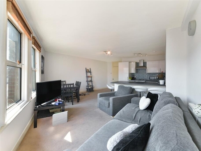 2 bedroom apartment for rent in Battersea Rise, London, SW11