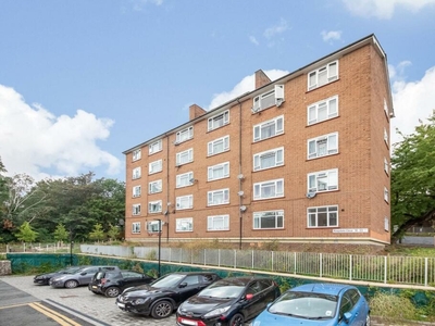2 bedroom apartment for rent in Knapdale Close, Forest Hill, London, SE23