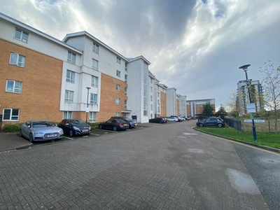 2 bedroom apartment for rent in Overstone Court, Cardiff Bay, CF10