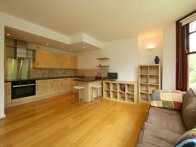 2 bedroom apartment for rent in Park View House, Ninian Road, Roath, CF23