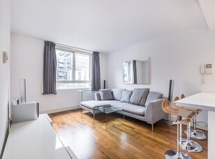 2 bedroom apartment for rent in Peninsula Apartments Praed Street Paddington W2