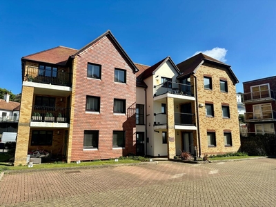 2 bedroom apartment for rent in The Riviera, Sandgate, CT20
