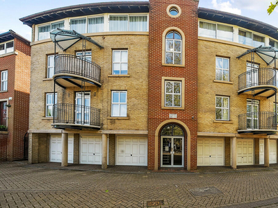 2 bedroom apartment for sale in Alcantara Crescent, Southampton, Hampshire, SO14