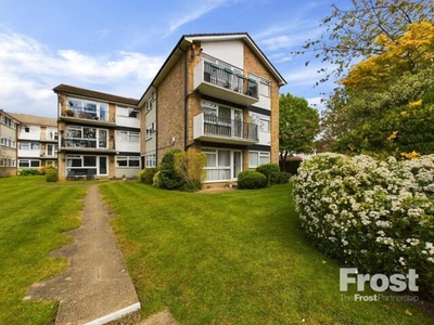 2 Bedroom Apartment For Sale In Ashford, Surrey