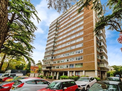 2 bedroom apartment for sale in Bassett Avenue, Southampton, SO16