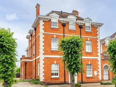 2 Bedroom Apartment For Sale In Bluecoats Avenue, Hertford