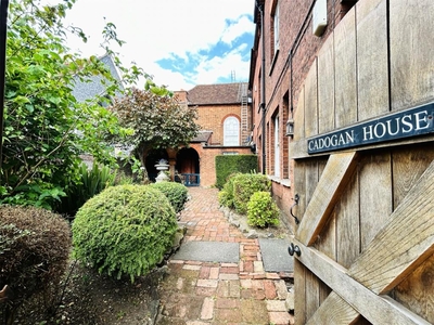 2 bedroom apartment for sale in Cadogan House, Church Street, Reading, Berkshire, RG1