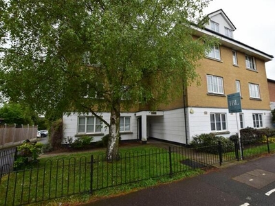 2 Bedroom Apartment For Sale In Carlisle Road, Romford