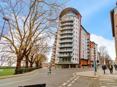 2 bedroom apartment for sale in Orchard Place, Southampton, SO14