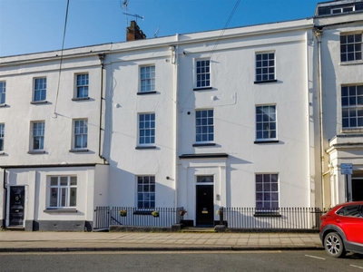 2 bedroom apartment for sale in Portland Place West, Leamington Spa, CV32
