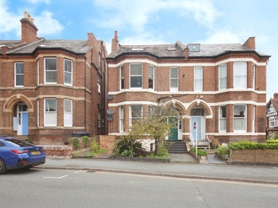 2 bedroom apartment for sale in Warwick Place, Leamington Spa, CV32
