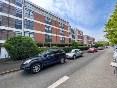 2 Bedroom Apartment For Sale In West Molesey