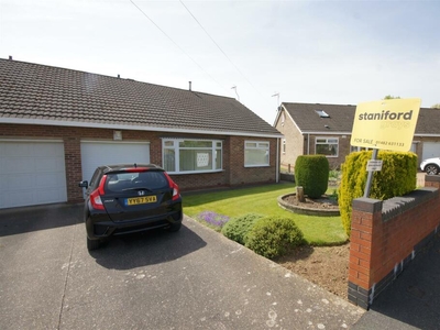 2 bedroom bungalow for sale in Swaddale Avenue, Willerby, Hull, HU10