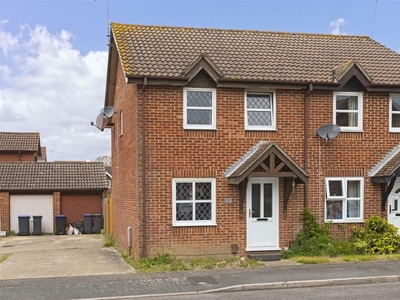 2 bedroom end of terrace house for sale in Bridgnorth Close, Worthing, BN13