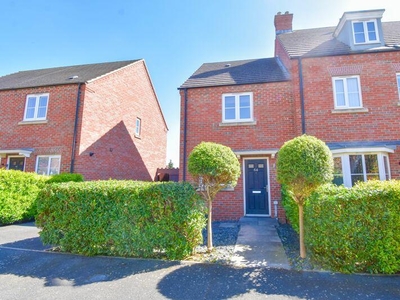 2 bedroom end of terrace house for sale in Crispin Drive, Brickhill, MK41