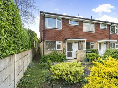 2 bedroom end of terrace house for sale in Lower Edgeborough Road, Guildford, Surrey, GU1