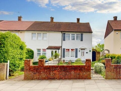 2 Bedroom End Of Terrace House For Sale In Harrow, Middlesex