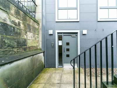 2 bedroom flat for rent in Annandale Street, Edinburgh, EH7