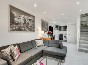2 bedroom flat for rent in Bell Street, London, NW1