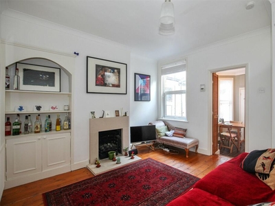 2 bedroom flat for rent in Belsham Street, Hackney, London, E9