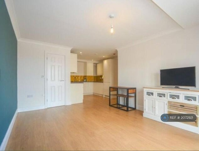 2 Bedroom Flat For Rent In Bracknell