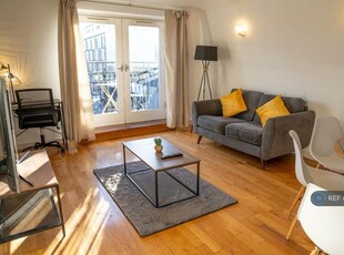 2 bedroom flat for rent in City Road, London, EC1V