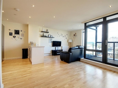 2 bedroom flat for rent in Colman Parade, Southbury Road, Enfield, EN1