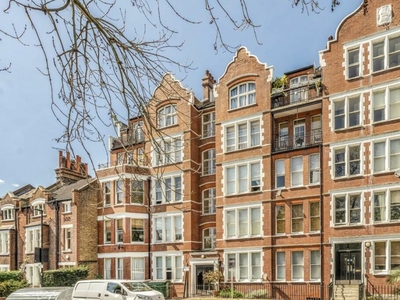2 bedroom flat for rent in Cormont Road, Camberwell, SE5