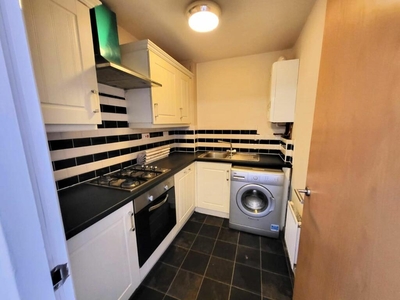 2 bedroom flat for rent in Edgar House, Bawtry Road, Doncaster, DN4