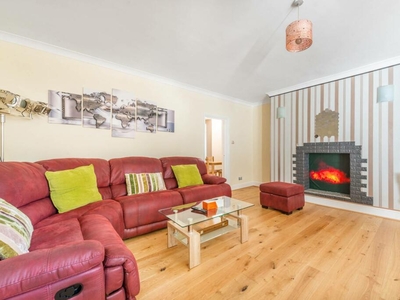 2 bedroom flat for rent in Holland Road, Holland Park, London, W14
