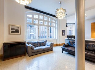 2 bedroom flat for rent in Leman Street, Aldgate, London, E1