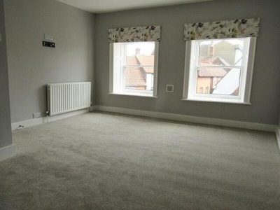 2 Bedroom Flat For Rent In Louth