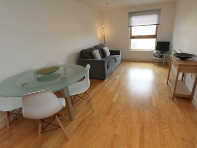 2 bedroom flat for rent in Magellan House, Leeds Dock, LS10