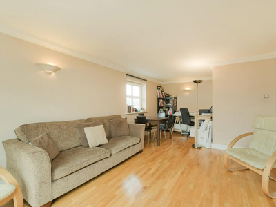 2 bedroom flat for rent in Melville Place,
Islington, N1