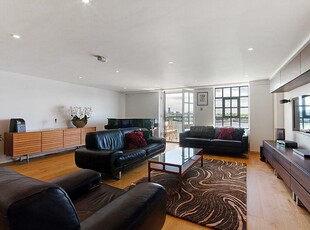 2 bedroom flat for rent in Merchant Court, Wapping Wall, London, E1W., E1W