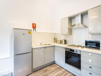 2 bedroom flat for rent in Montgomery Street, Hillside, Edinburgh, EH7