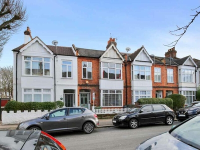 2 bedroom flat for rent in Royston Road, Penge, SE20