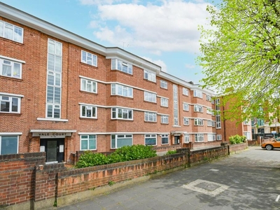 2 bedroom flat for rent in The Vale, Acton, London, W3