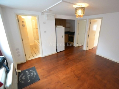 2 bedroom flat for rent in Watlington Street, Reading, RG1