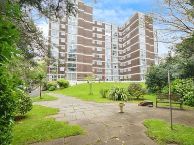 2 bedroom flat for sale in Christchurch Road, Bournemouth, BH1